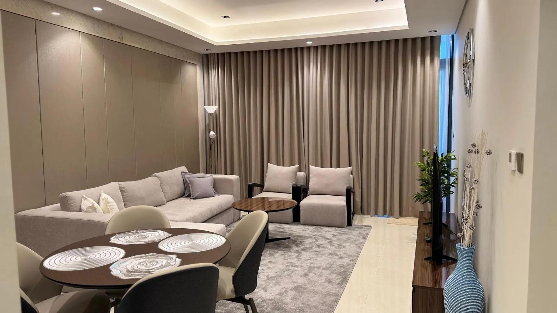 Modern 2Bhk In Business Bay L Close To Paramount And Sls Hotels Dubai