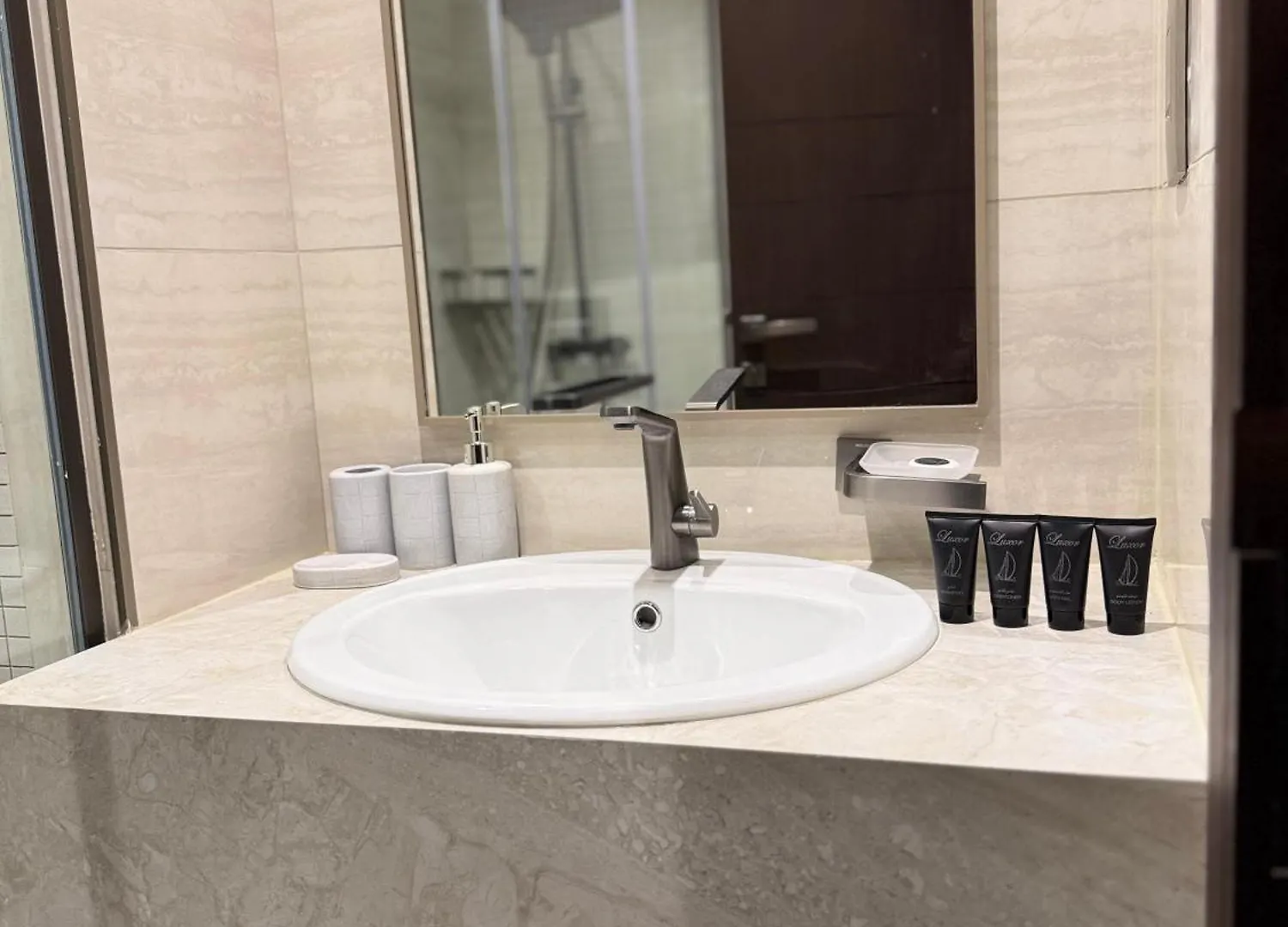 Modern 2Bhk In Business Bay L Close To Paramount And Sls Hotels Dubaj
